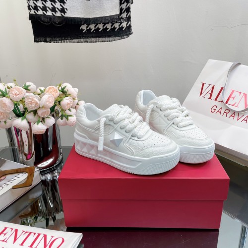 Valentino One Stud XL Sneaker Size 36-45   5-Color