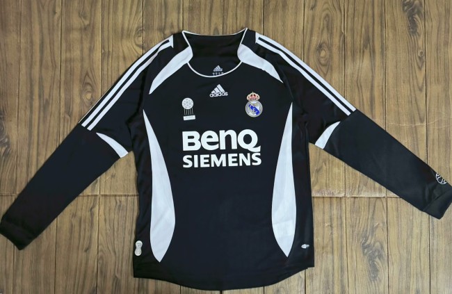 2006-2007 RMA Away Long Sleeves Retro Soccer Jersey