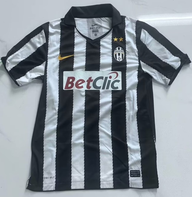2010-2011 JUV Home Retro Soccer Jersey