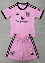 25-26 Man Utd Pink GoalKeeper Kids Soccer Jersey 1:1 Thai Quality