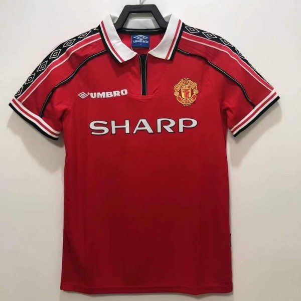 1998 - 1999 Season - The classic home football jersey of Manchester United