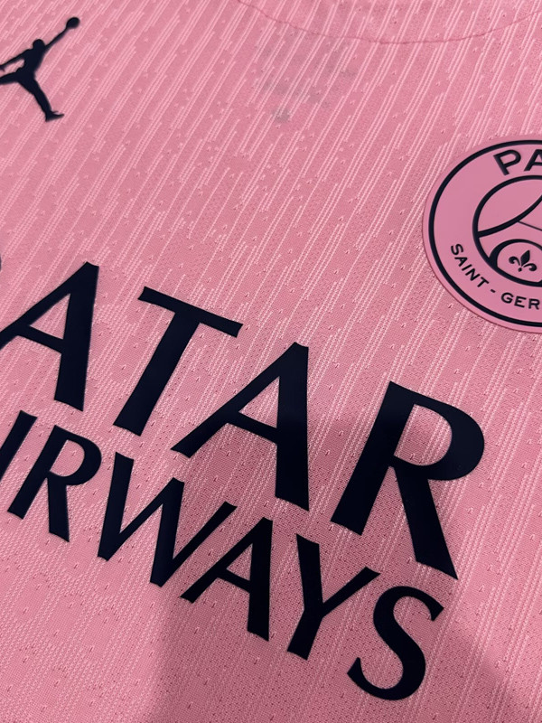 25-26 PSG Pink Special Edition Player Version Training shirts(带星)