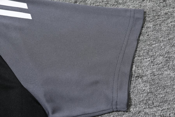 25-26 Man Utd Black Polo Tracksuit