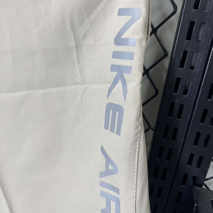 D987 AIR Beige Casual Short Pants