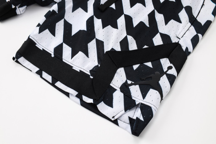 C2446 Jordan Black White Casual Short Pants