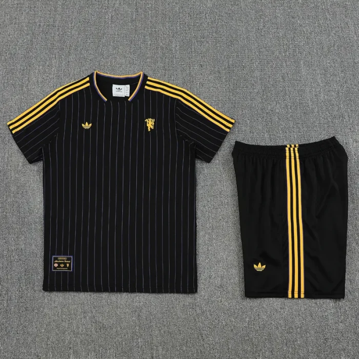 25-26 Man Utd Black Training Short Suit #条纹