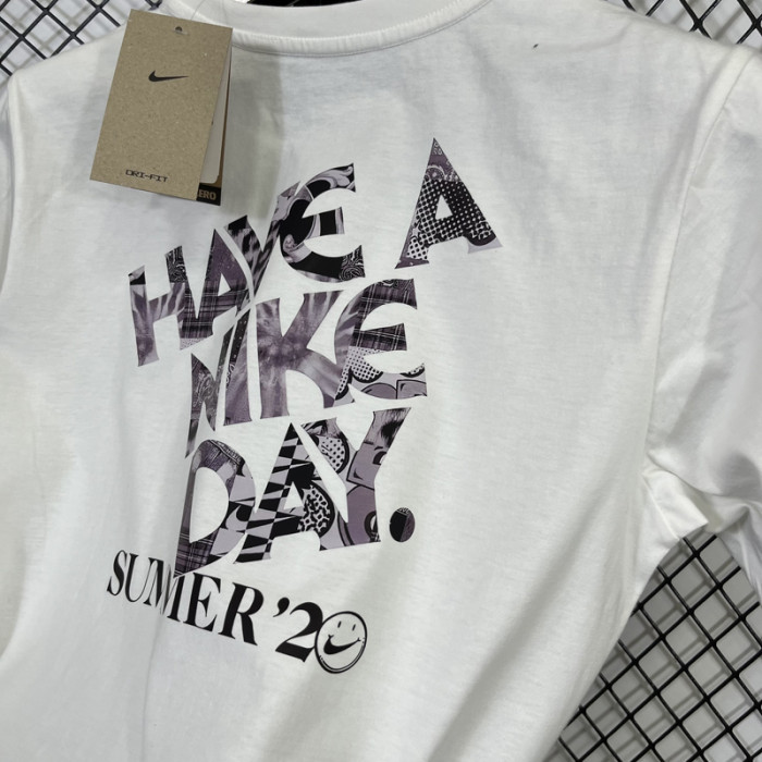 T152 NK White High Quality Casual T-Shirt #笑脸
