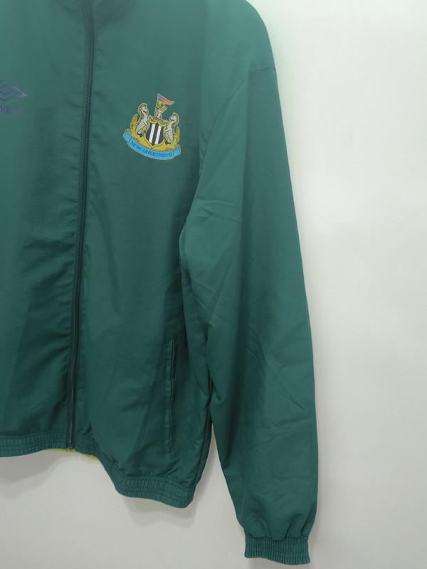 24-25 Newcastle Green & Fluorescent Double Sided Windbreaker (双面风衣)