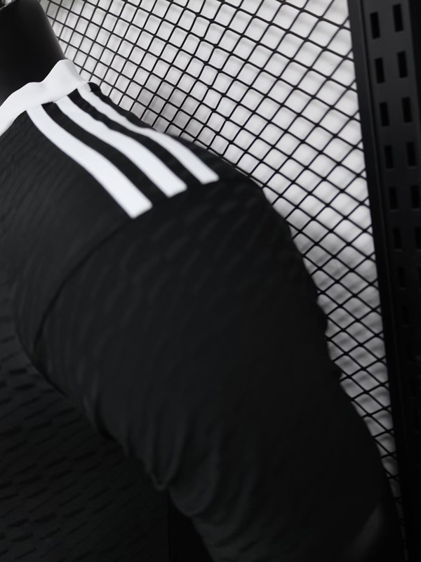 24-25 Man Utd Black Goalkeeper Player Version Soccer Jersey