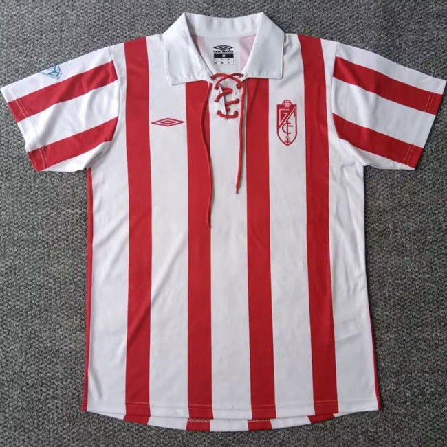 2005-2006 Granada Home Retro Soccer Jersey(带章)