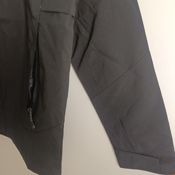 24-25 Man Utd Black Windbreaker