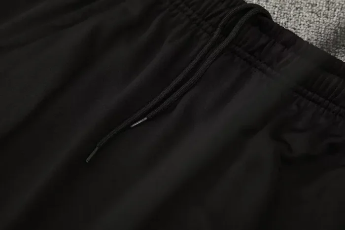 2025-26 Man Utd Black Half Pull Tracksuit (半拉链）