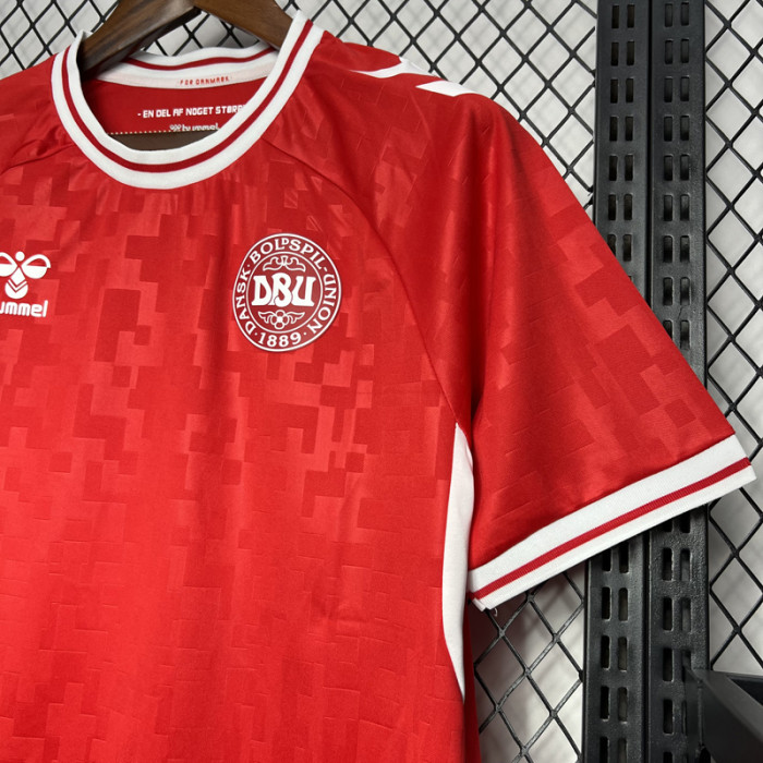 24-25 Denmark Home Fans Soccer Jersey 胶标