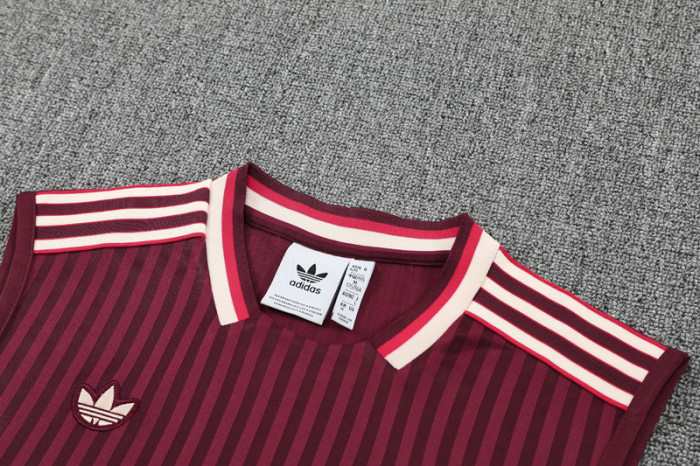 2025-26 Bayern Red Tank top and shorts suit