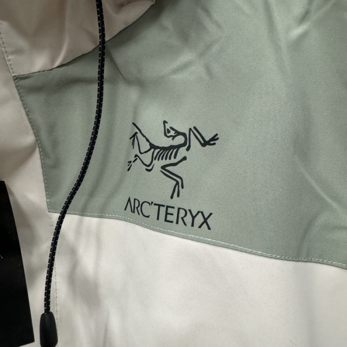 2024 ARC-TERYX Grey green Outdoor Jackets #F706冲锋衣