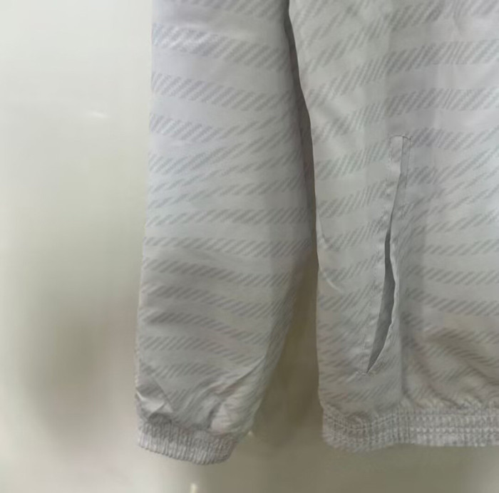 25-26 RMA White Double sided Windbreaker (双面风衣)