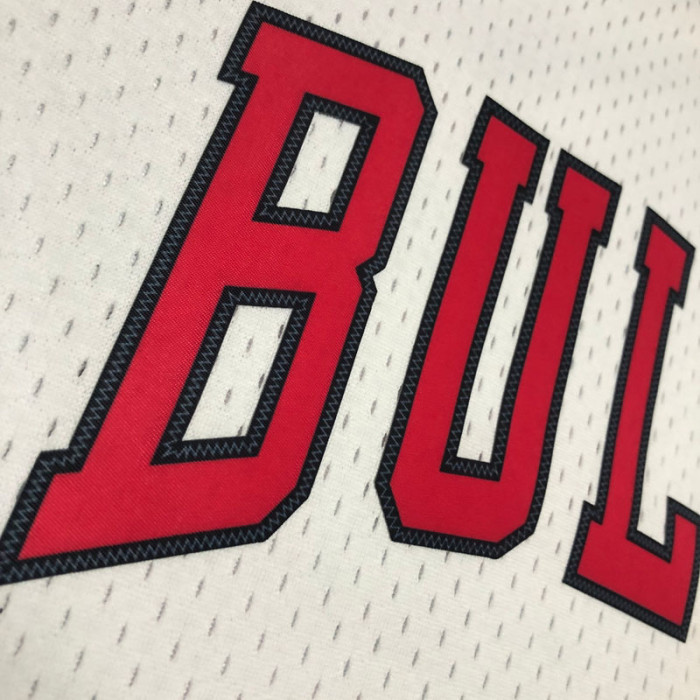 1998 BULLS PIPPEN #33 White Retro Top Quality Hot Pressing NBA Jersey