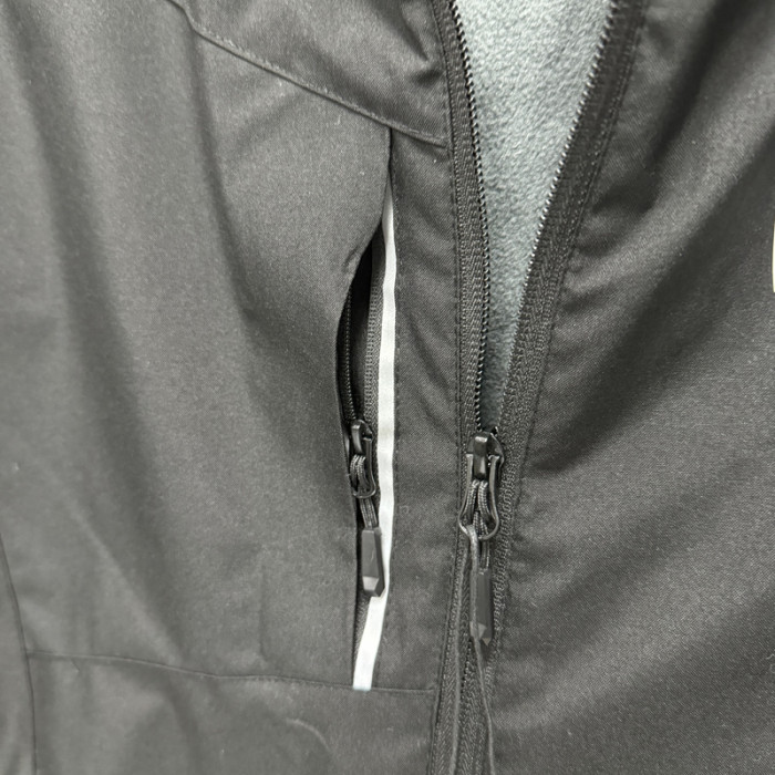 2024 VANS Velvet Thickened warm Black Outdoor Jackets #F7加绒冲锋衣