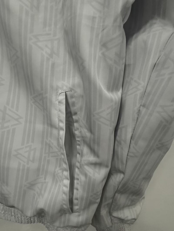 1990 Germany White & Black Retro Double Sided Windbreaker (双面风衣)