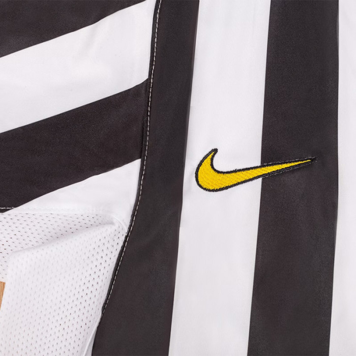 2003-2004 JUV Home Retro Soccer Jersey