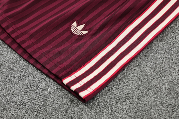2025-26 Bayern Red Tank top and shorts suit