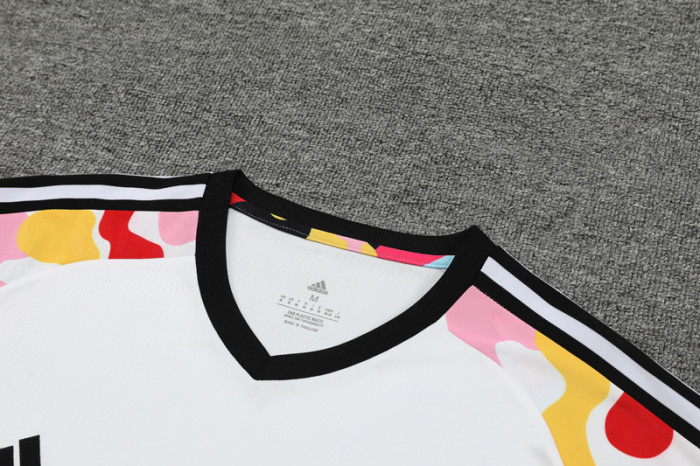 24-25 Man Utd White Training Short Suit