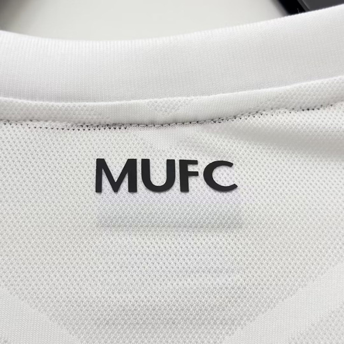 2010-2011 Man Utd Away White Retro Soccer Jersey (决赛字)