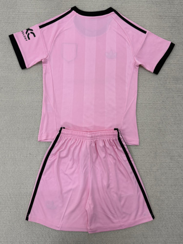 2025-26 Man Utd Pink GoalKeeper Kids Soccer Jersey