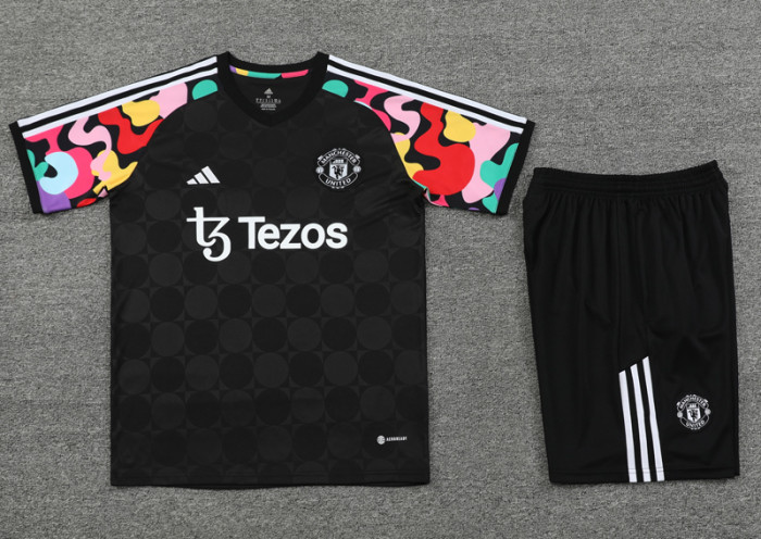 24-25 Man Utd Black Training Short Suit
