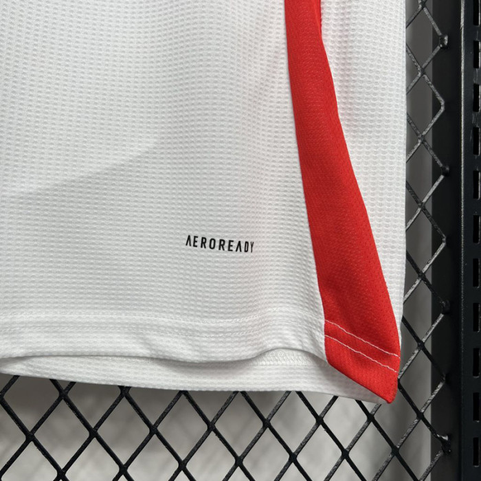 24-25 Fulham Home Fans Soccer Jersey