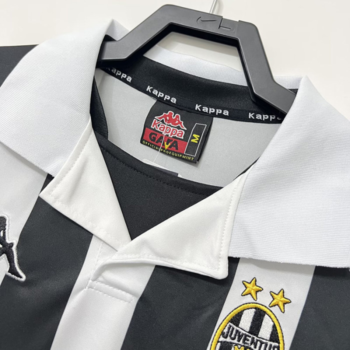 1999-2000 JUV Home Retro Soccer Jersey
