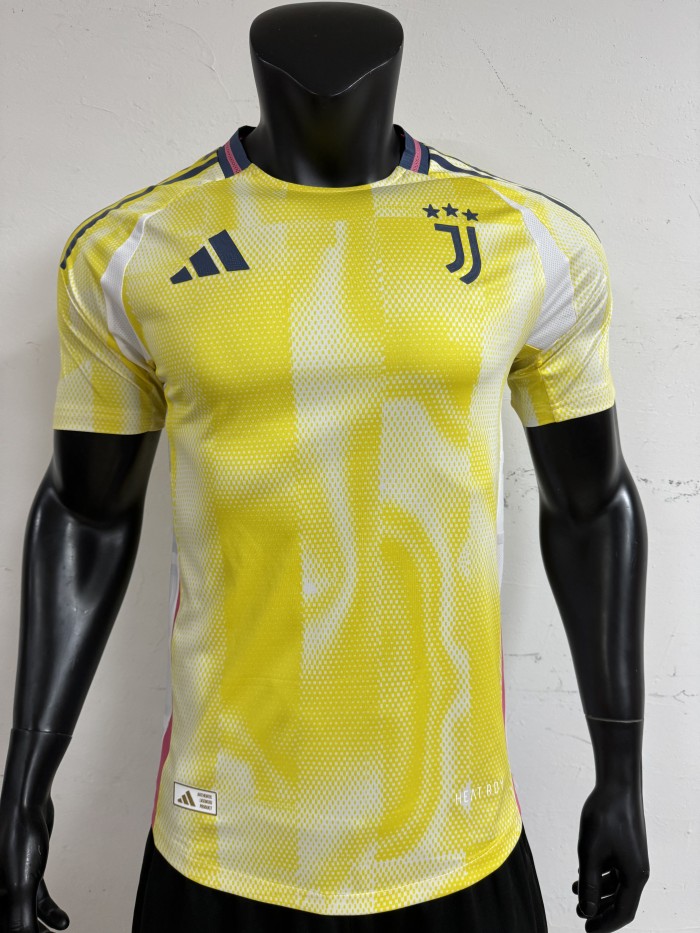 Player version 2425 Juventus away