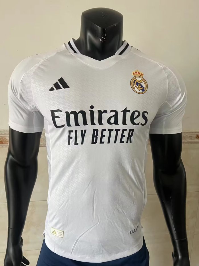 Player version 24/25 Real Madrid home