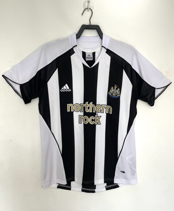 2005-06 Newcastle United home jersey