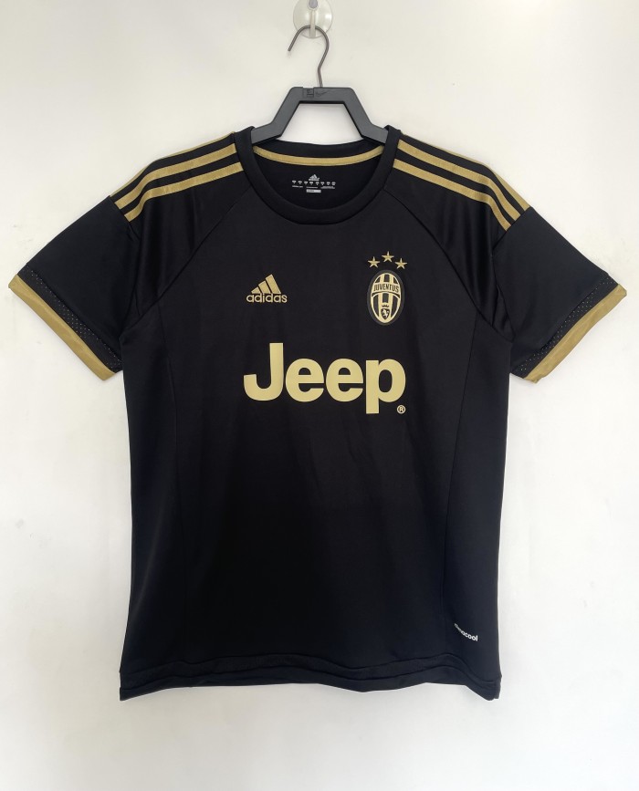 2015-16 Juventus second team jersey