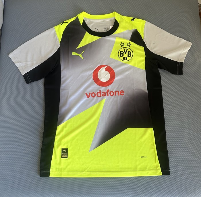 25-26 Dortmund away jersey