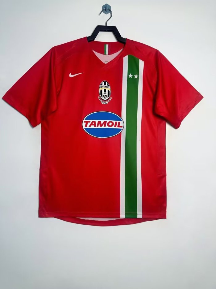 2005-06 Juventus away jersey