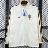 26-27 Spain White Windbreaker