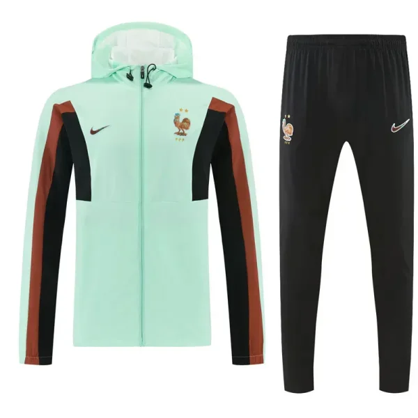 26-27 France Light green Windbreaker Suit (风衣套装)