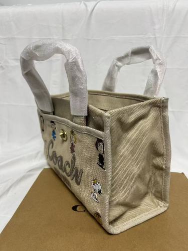 COACH スヌーピー刺繍トートバッグ ベージュ