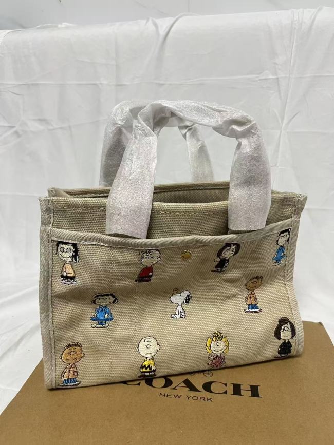 COACH スヌーピー刺繍トートバッグ ベージュ