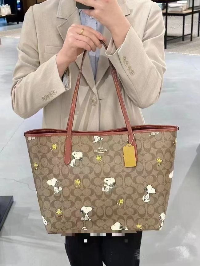 COACH コーチ スヌーピー柄 トートバッグ CF166