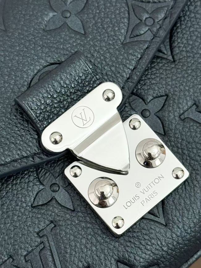 Louis Vuitton Pochette Métis East West ハンドバッグ M26456