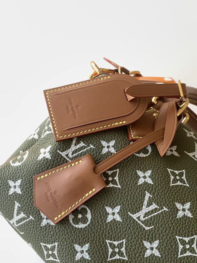 Louis Vuitton  M24423 軍緑 バッグ