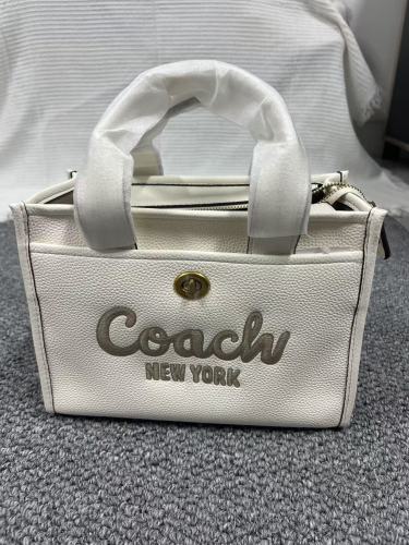 COACH コーチ カーゴ トート26 レザ ホワイト CAM66