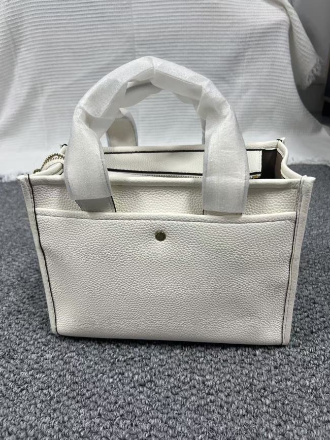 COACH コーチ カーゴ トート26 レザ ホワイト CAM66