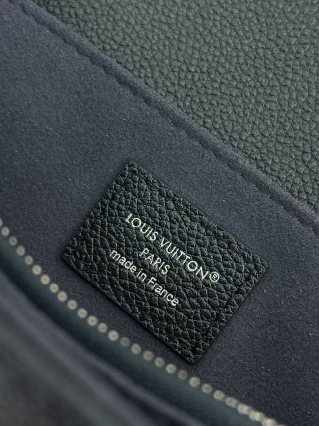 Louis Vuitton Pochette Métis East West ハンドバッグ M26456