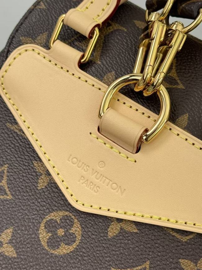 Louis Vuitton Montessoris 小型バックパック M11198