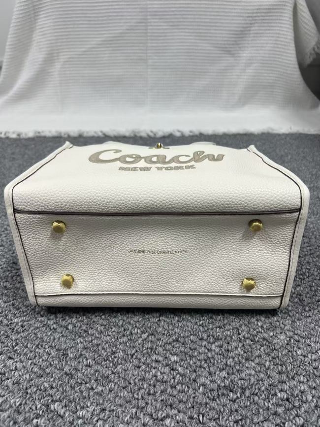 COACH コーチ カーゴ トート26 レザ ホワイト CAM66