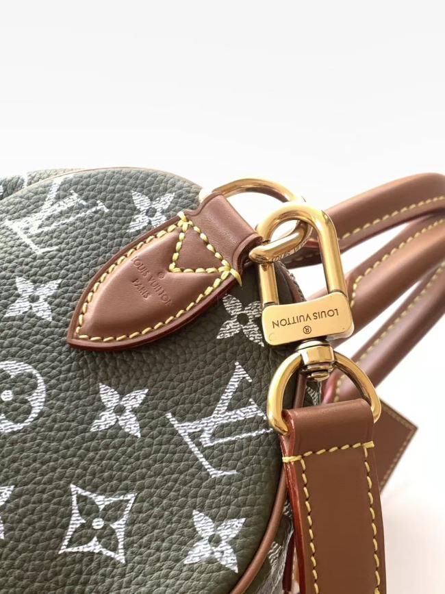 Louis Vuitton  M24423 軍緑 バッグ